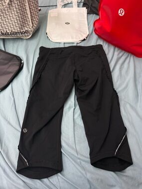 Lululemon capri size 6